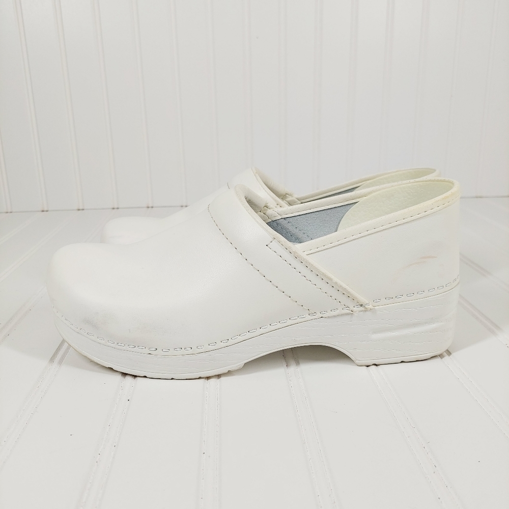 Dansko Professional Leather White Box Slip On Clogs B6